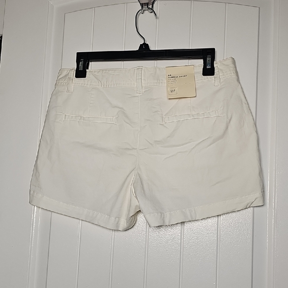 GAP Pants - GAP Sz 4 Women's Off-White Bermudas
